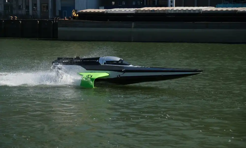 E1 Powerboat