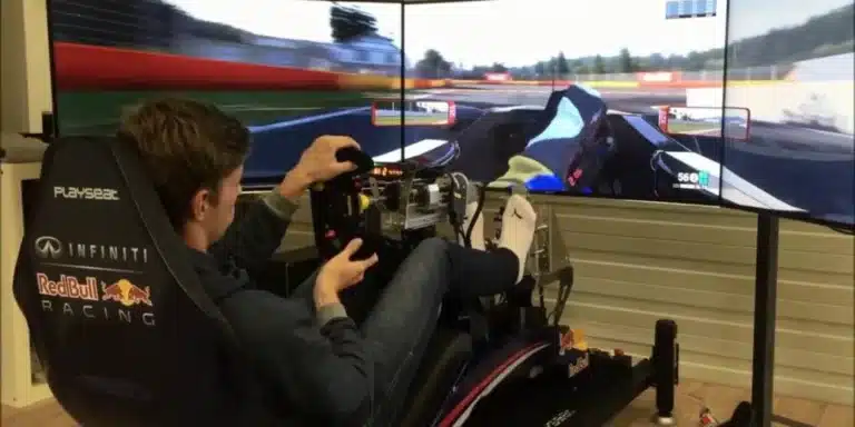 Max Verstappen sim racing