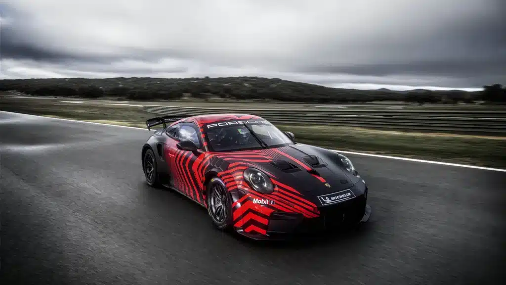 Porsche 911 GT4 R Unveiled for Customer Motorsport