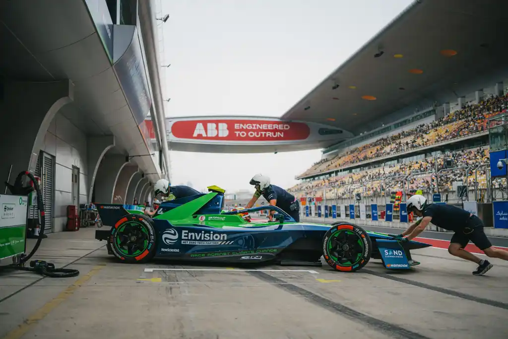 Lola T70S Demonstrates Sustainability at Speed